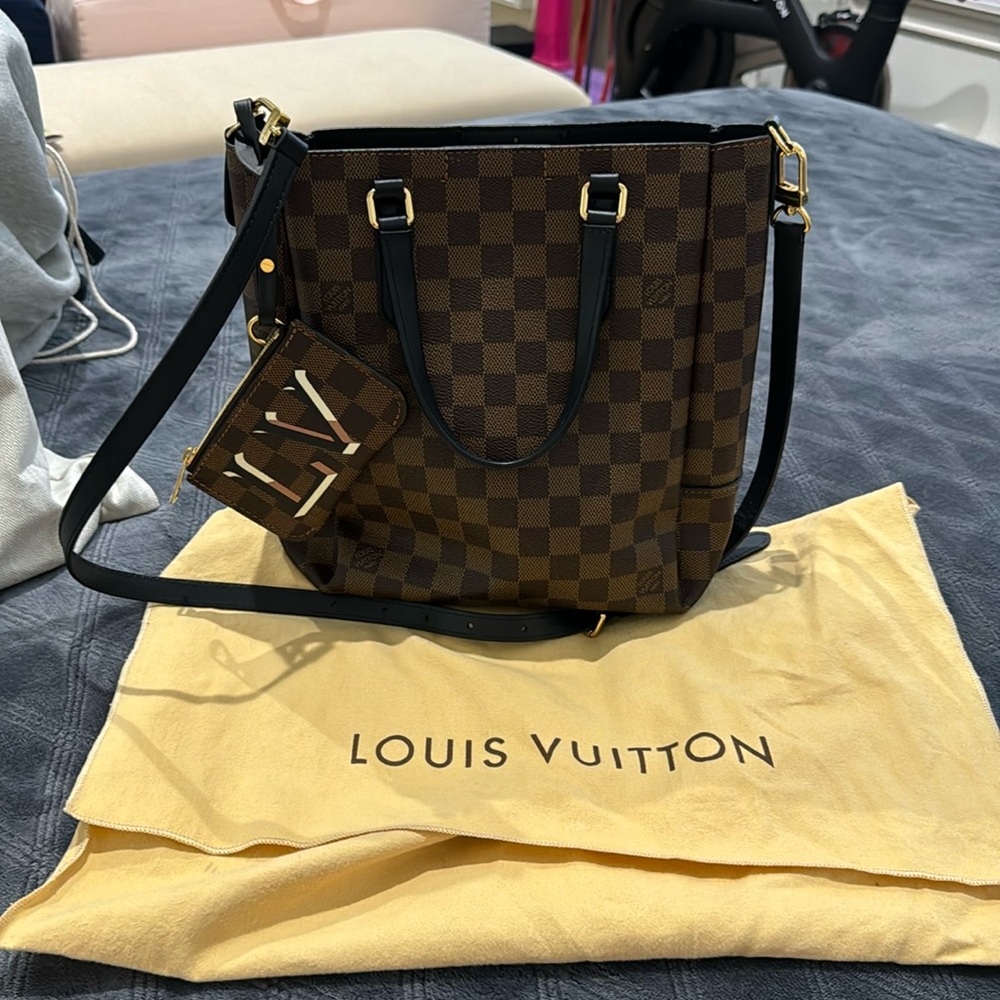 Sold!!!! Louis Vuitton crossbody